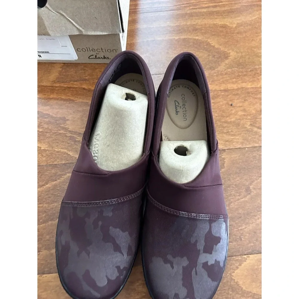 Clarks Cora‎ Heather Burgundy Red Interest Camo 6 XW NEW Slip On Loafers